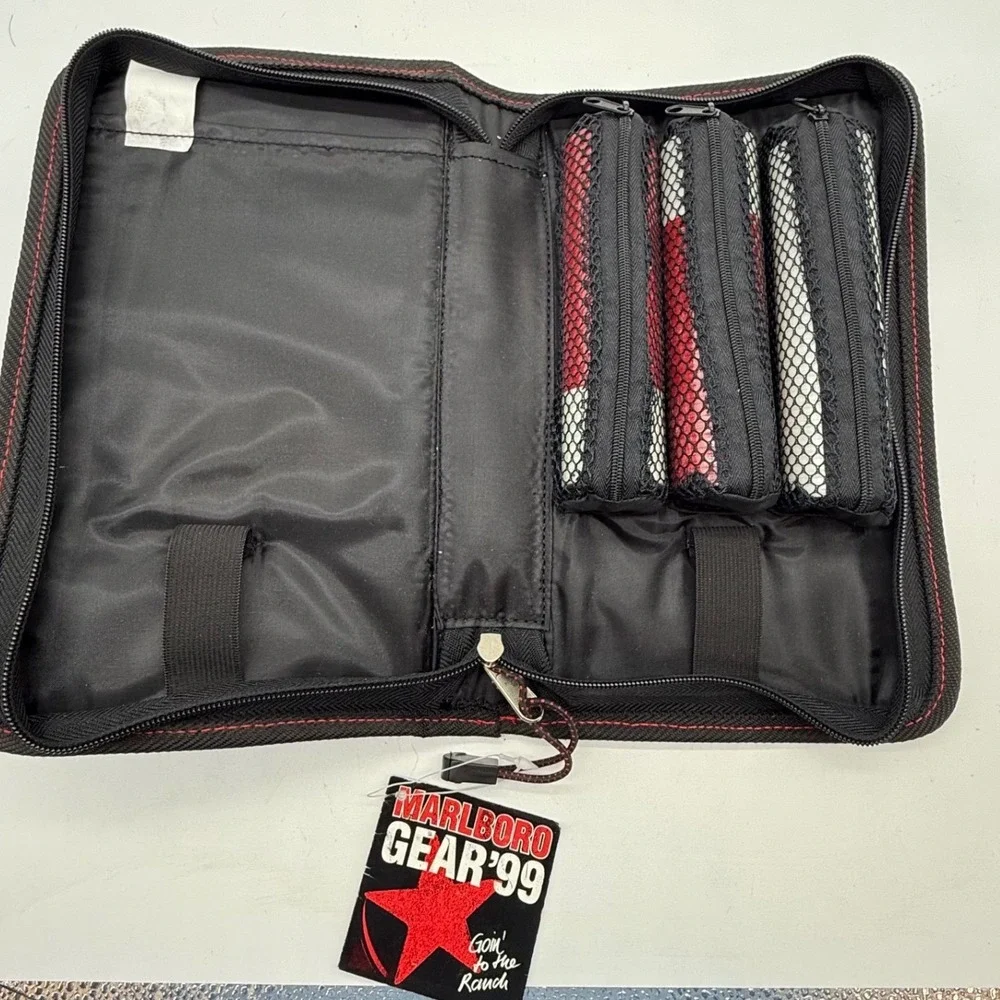 Vtg Marlboro Gear 99 unopened poker chips Zippered Organizer  Case‎ no cards